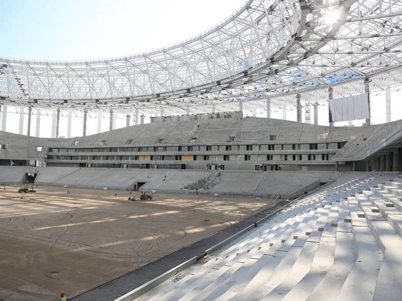 На новом стадионе к Чемпионату мира начали сеять газон 