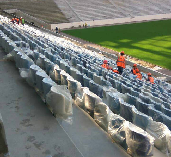 На стадионе «Нижний Новгород» начали монтировать кресла 