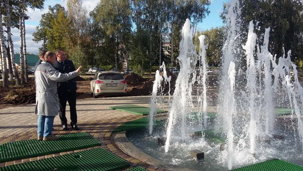 В центральном парке Княгинина появился светящийся фонтан