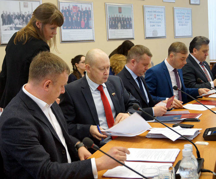 О важных делах местных парламентариев рассказывает депутат, замглавы города Дзержинска Константин Фокин