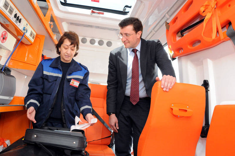 Глеб Никитин вручил ключи от 29 новых карет скорой помощи «Нижегородскому территориальному центру медицины катастроф» (фоторепортаж)