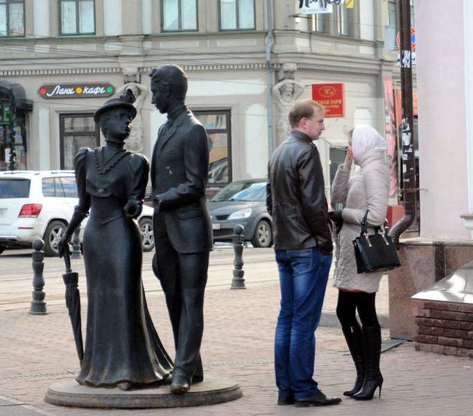 Скульптура и натура. Памятники в Нижнем Новгороде установлены реальным героям (фоторепортаж)