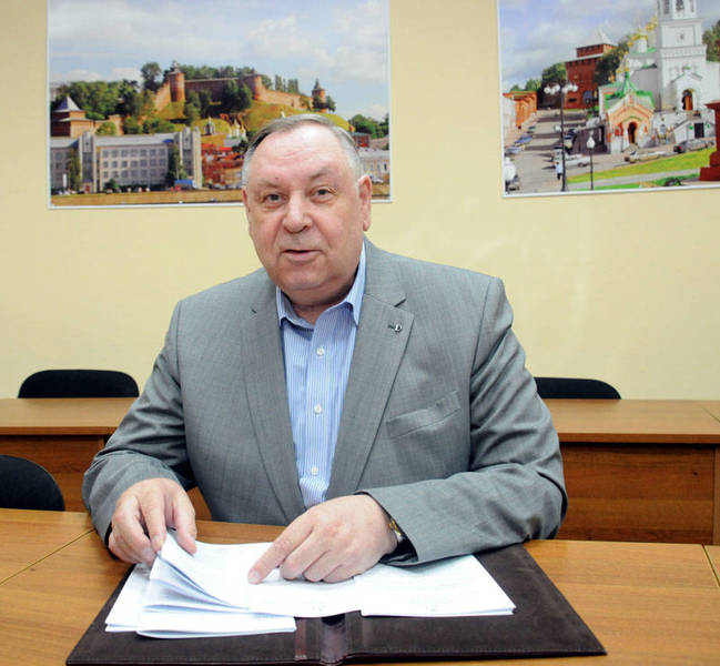 Все, что не выполнено в предыдущие годы, нужно компенсировать, считает депутат Владимир Аношкин