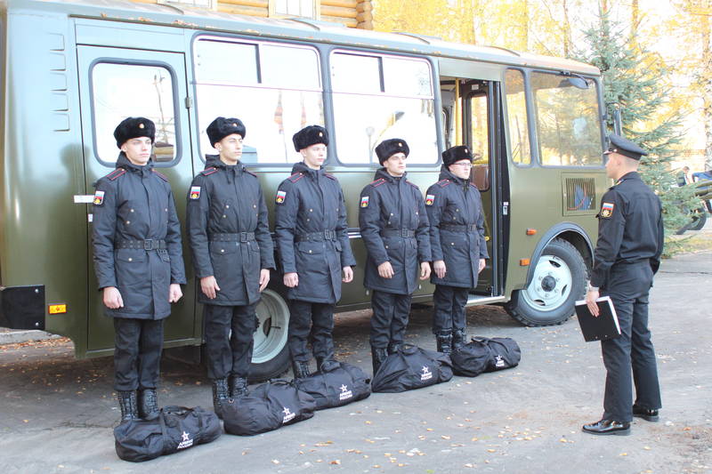 Первые нижегородские призывники отправились на службу в армию