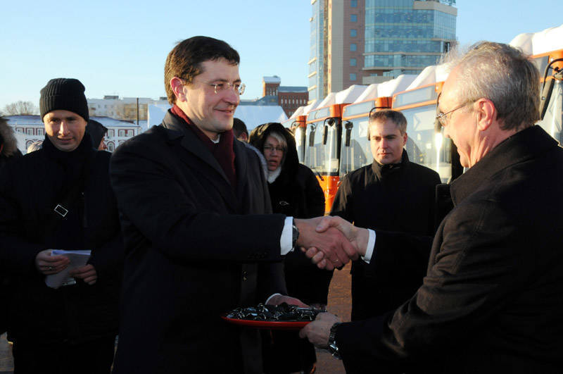 Глеб Никитин передал ключи от 50 новых автобусов пассажирским предприятиям Нижнего Новгорода (фоторепортаж)