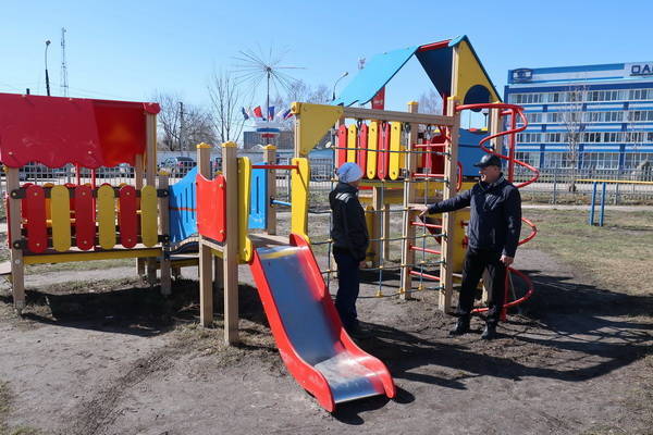 «Единая Россия» проверит состояние детских площадок по всей России