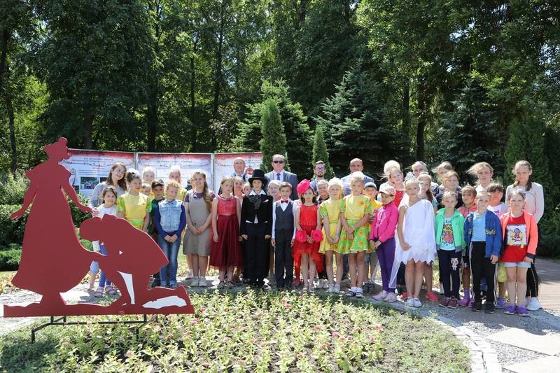 XVI Праздник цветов, посвященный Году театра, открылся в Кремле