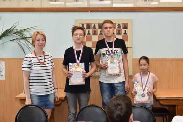 Дзержинец Иван Каравашкин занял второе место в шахматном турнире «Гамбит»