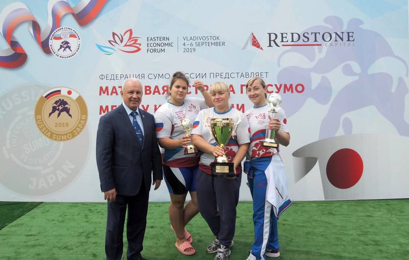 Во Владивостоке  был открыт русско-японский дом сумо и состоялась международная матчевая встреча сборных команд России и Японии по сумо