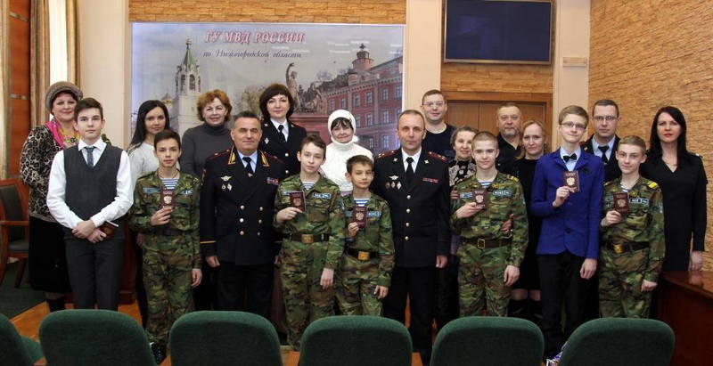 В полицейском главке Нижегородской области вручены первые паспорта гражданина РФ семи юношам