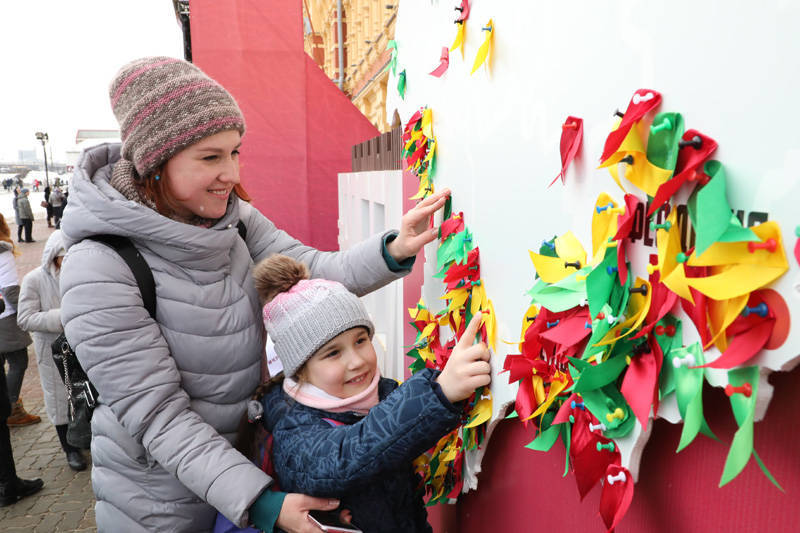 Три тысячи нижегородцев приняли участие в празднике «Крымская весна» (фоторепортаж)