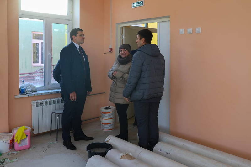 Глеб Никитин проверил строительство детского сада в Дальнем Константиново