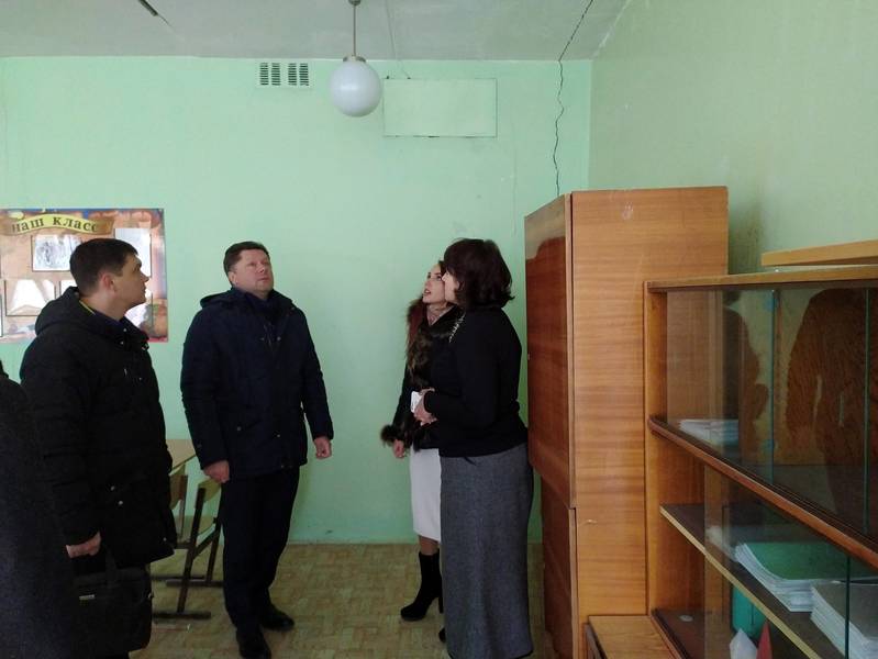  «Единая Россия» взяла на контроль ситуацию в дзержинской школе №35