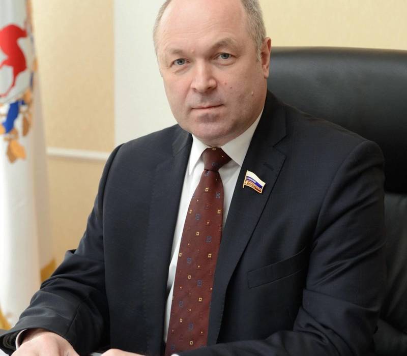 Евгений Лебедев поздравил работников энергетического комплекса с праздником