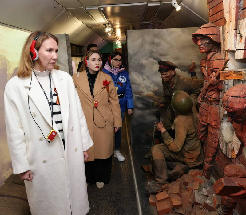 Иммерсивную выставку «Поезд Победы» в Нижнем Новгороде в первый день работы посетило около 2 000 человек