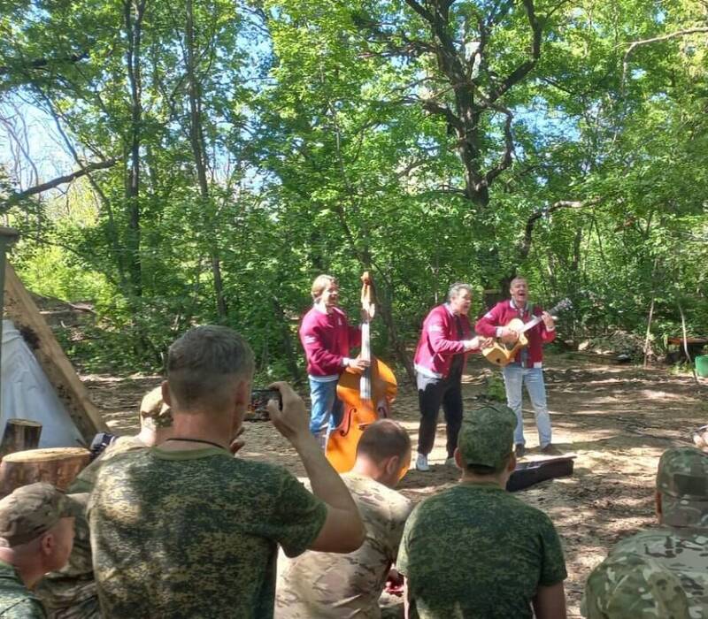 Творческий десант проекта «Актеры Нижнего - Донбассу» выступил с концертами перед бойцами СВО