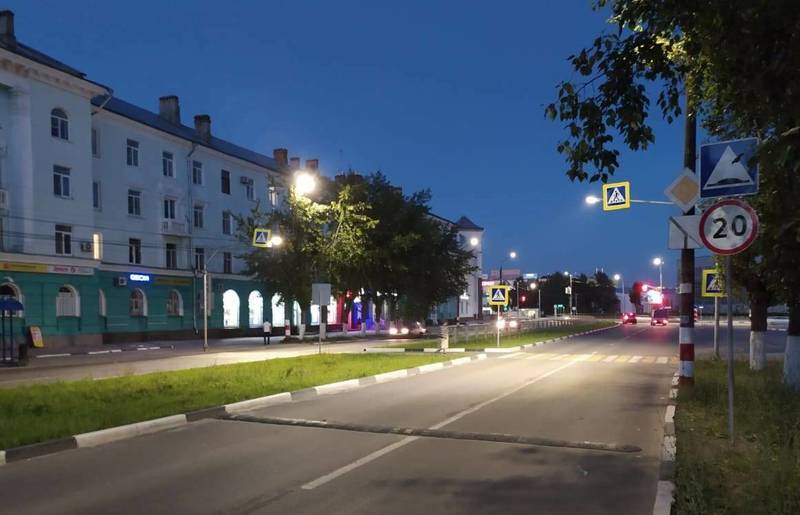 В Дзержинске продолжаются работы по установке дополнительного освещения нерегулируемых пешеходных переходов