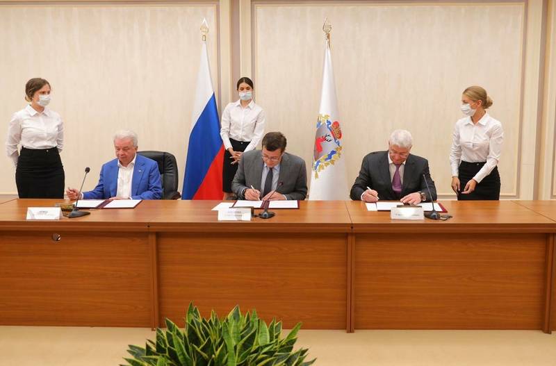 Глеб Никитин подписал соглашение с Центросоюзом и крупной федеральной сетью
