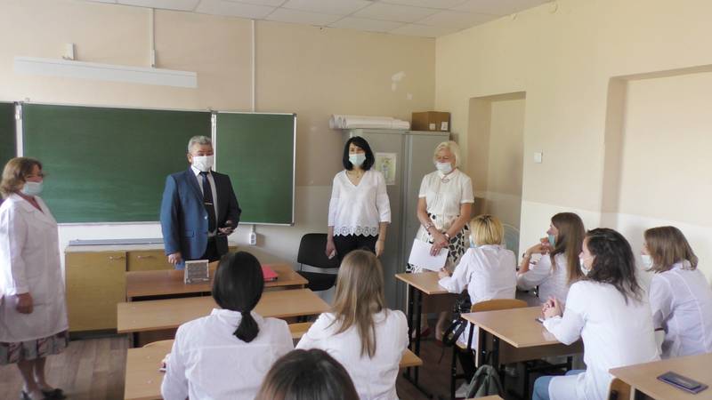 Торжественное посвящение в студенты-медики прошло в Нижегородском медицинском колледже