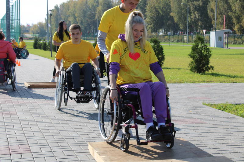 В спортивном центре «Борский» прошла открытая тренировка по обучению пользованию активной инвалидной коляской