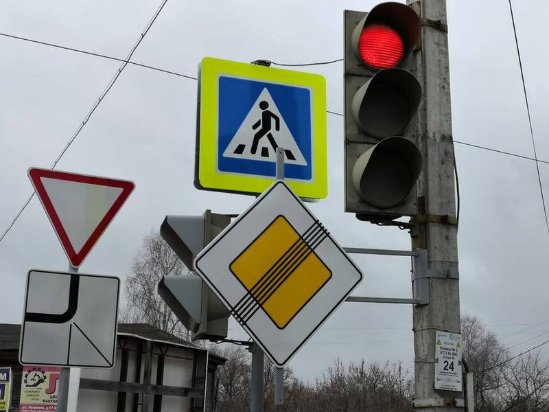 196 дорожных знаков установили на 20-километровом участке трассы в Лукояновском районе 