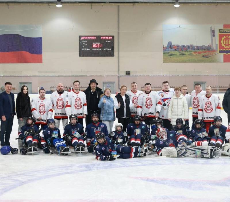 В Дзержинске впервые состоялись соревнования по следж-хоккею