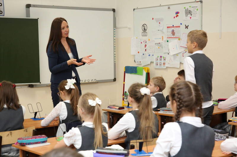 Сотрудники аппарата Законодательного Собрания Нижегородской области провели открытые уроки в нижегородской гимназии
