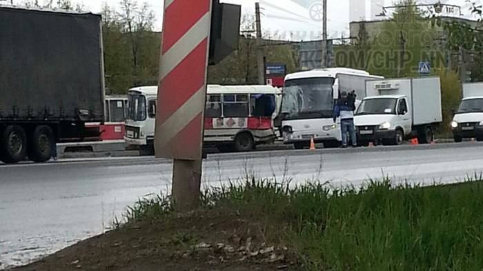 В Нижнем Новгороде столкнулись два автобуса (ФОТО)