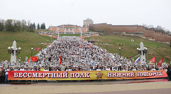 Около 115 тысяч жителей области прошли в рядах Бессмертного полка.