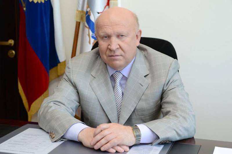 Валерий Шанцев поздравил работников торговли