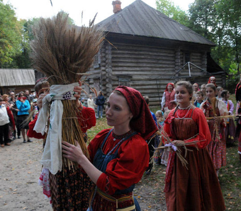 На Щелоковском хуторе праздновали славянские дожинки (фото)