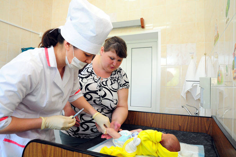Воздействовать на родителей за отказ от прививок  детей хотят рублем