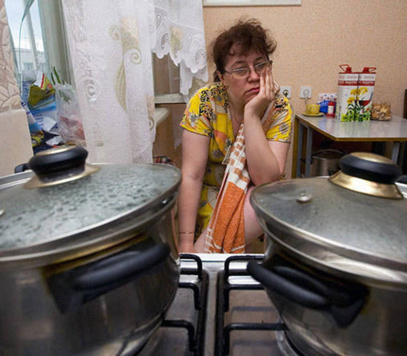 Газовики грозят отрезать от голубого топлива каждого