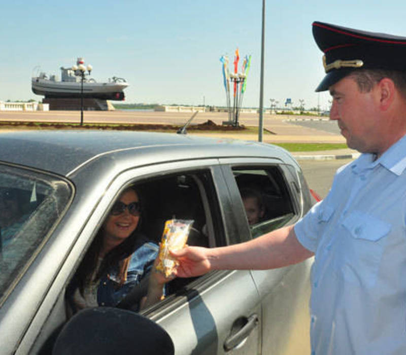 Угостимся мороженым