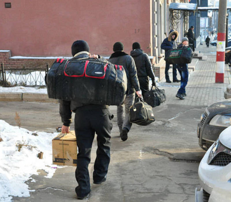 Сдали пограничникам