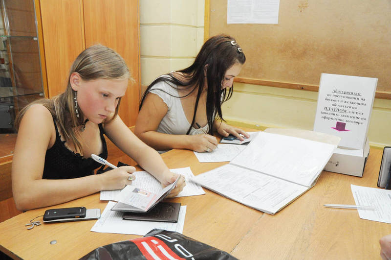 Произвольно повышать стоимость обучения вузы не могут