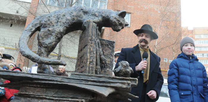 Памятник горьковскому воробьишке  появился в центре Нижнего