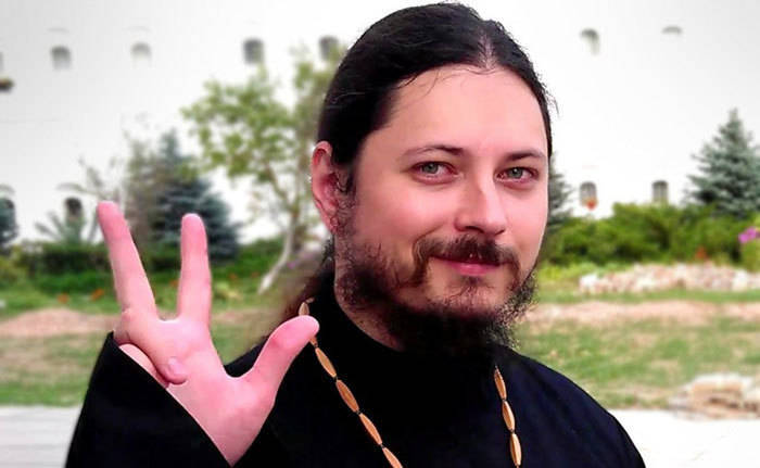 Победитель "Голоса" отец Фотий признался, почему не попал в Сочи