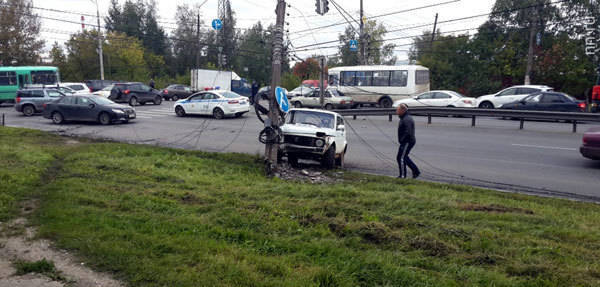 Из-за аварии образовалась огромная пробка