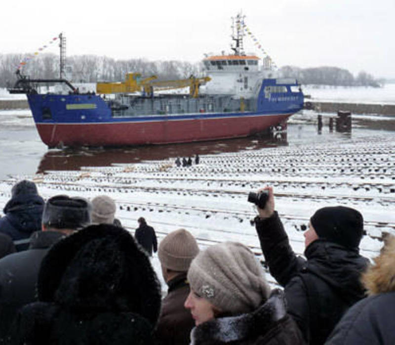 В регионе изготовлено первое судно, способное углублять дно