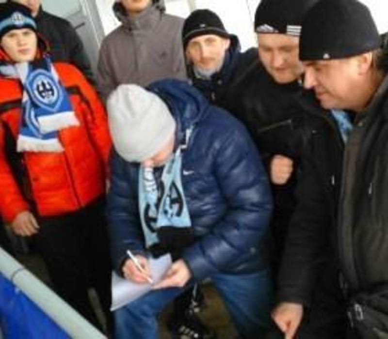 Болельщики футбольного клуба «Нижний Новгород» просят возродить команду