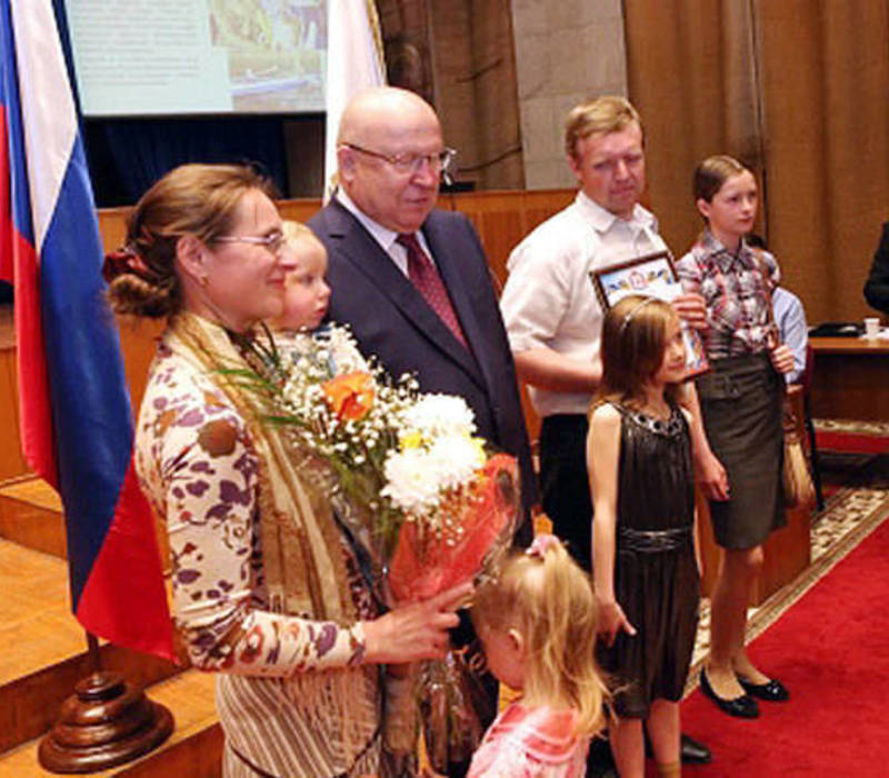 Многодетные семьи были награждены в Кремле