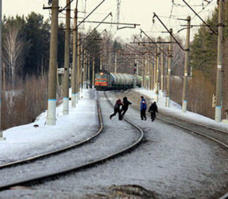 Нижегородские подростки шалили на рельсах