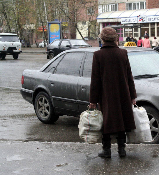 Возрастной бойфренд не стал рисковать жизнью ради спасения своей пассии