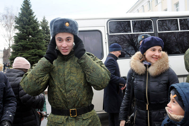 Лучшие нижегородцы отправились служить в Президентский и Семеновский полки (фоторепортаж)