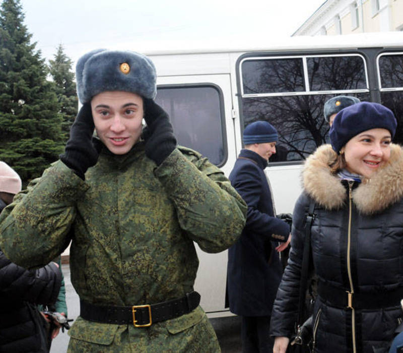 Лучшие нижегородцы отправились служить в Президентский и Семеновский полки (фоторепортаж)