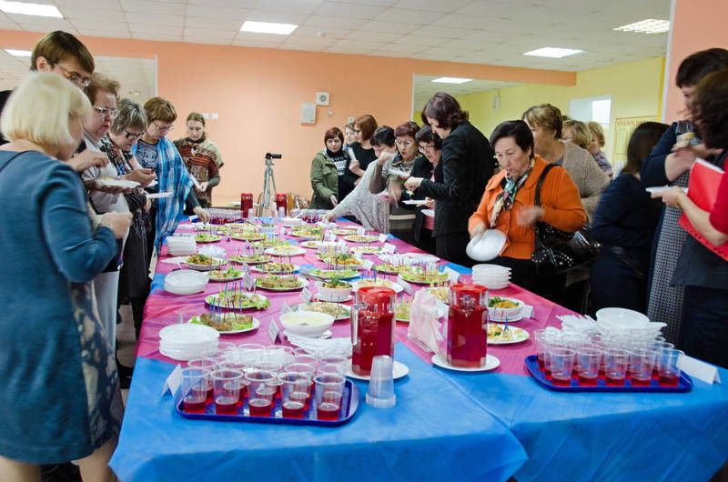 ЕЦМЗ начал дегустации для родителей новых блюд, которые войдут в меню школьников Нижнего Новгорода с 2018 года 