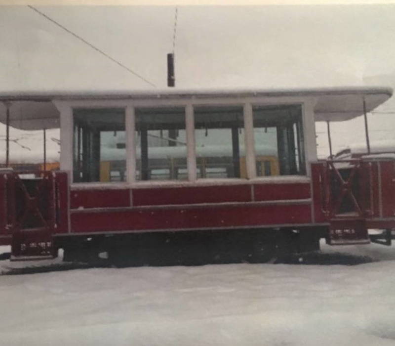 Старинный трамвайный вагон образца 1896 года появился на Большой Покровской