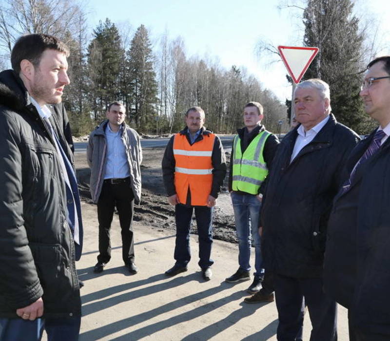 Министр транспорта Нижегородской области Вадим Власов поручил подрядчикам устранить дорожные дефекты в течение недели