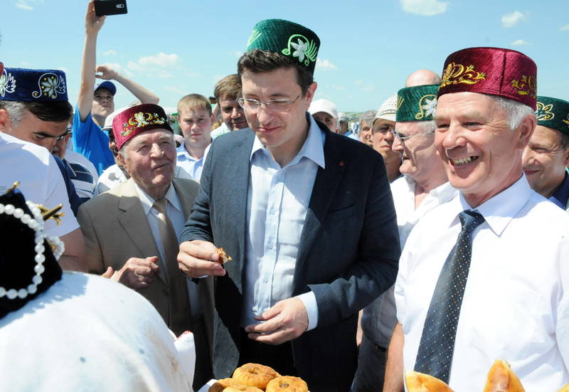Глеб Никитин поздравил гостей Сабантуя в селе Уразовка (фоторепортаж)